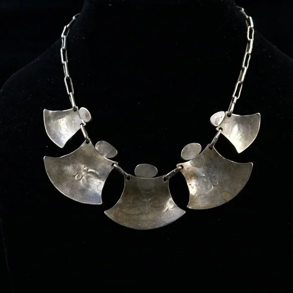 Very Unique Vintage Native American Navajo Necklace. Unsigned - Picture 2 of 6